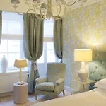 Apia Hotel 3*