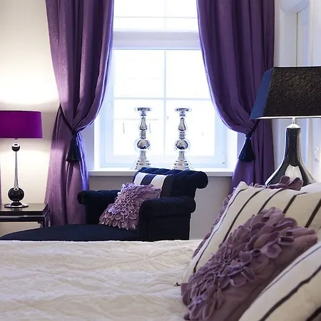 Apia Hotell 3*